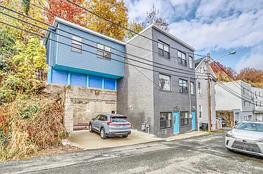 9017 Riverside Place