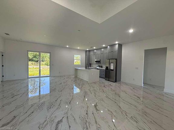 4th image of 908 Winters St E