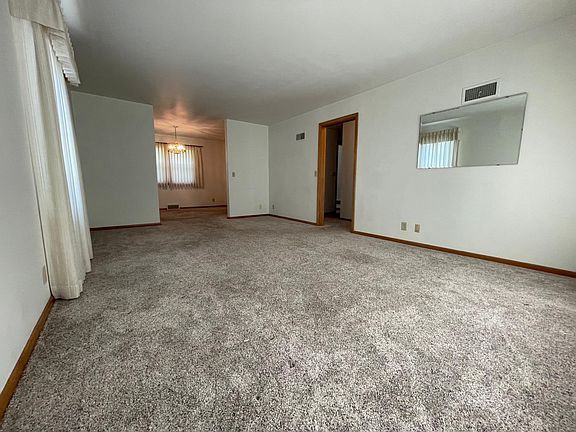 3rd image of 1321 E 9th Ave