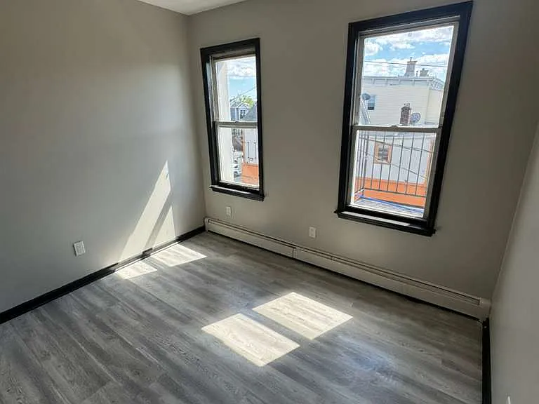 305-306 Magnolia Ave #5 — Photo 2
