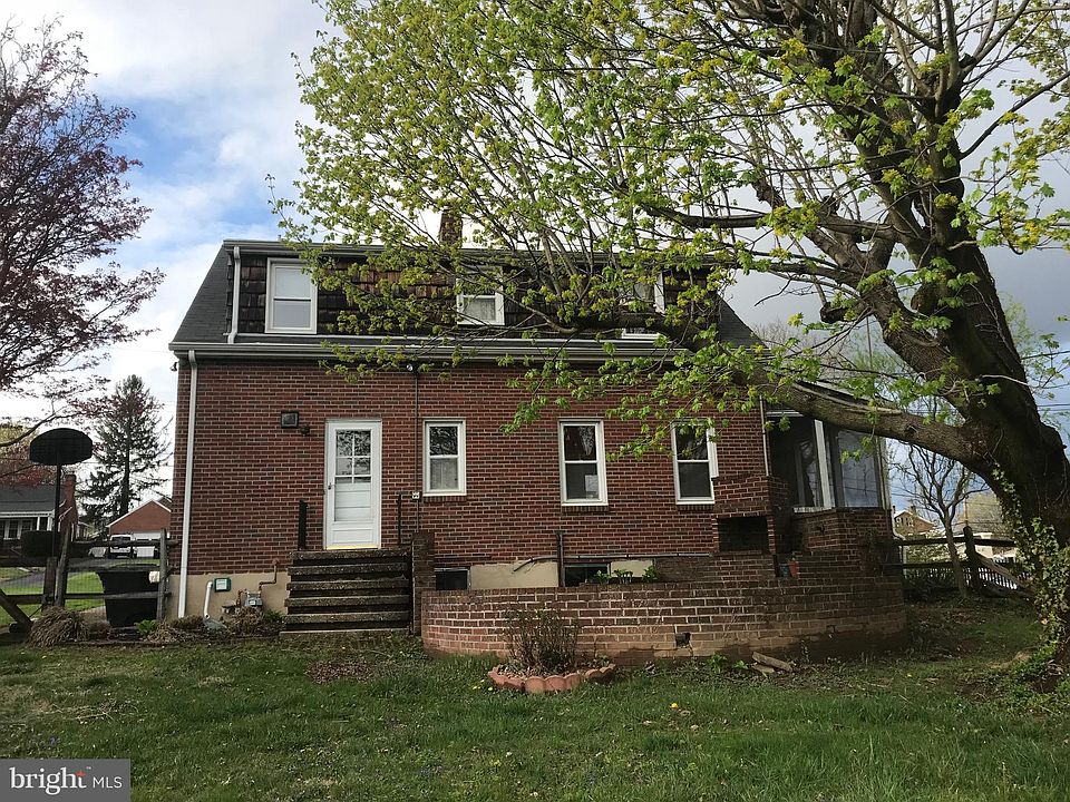 2nd image of 9 W Chatsworth Ave