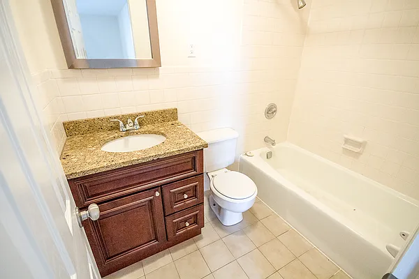 Rented by Twyford Real Estate | media 7