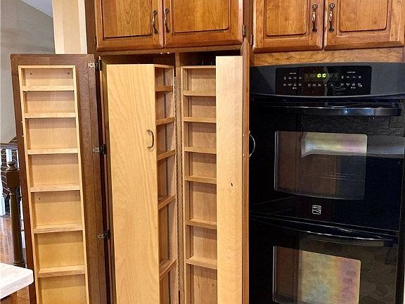 4th image of 5709 Jennifer Dr W