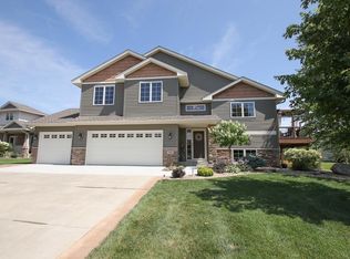 1747 Caspian Ln, Shakopee, MN 55379