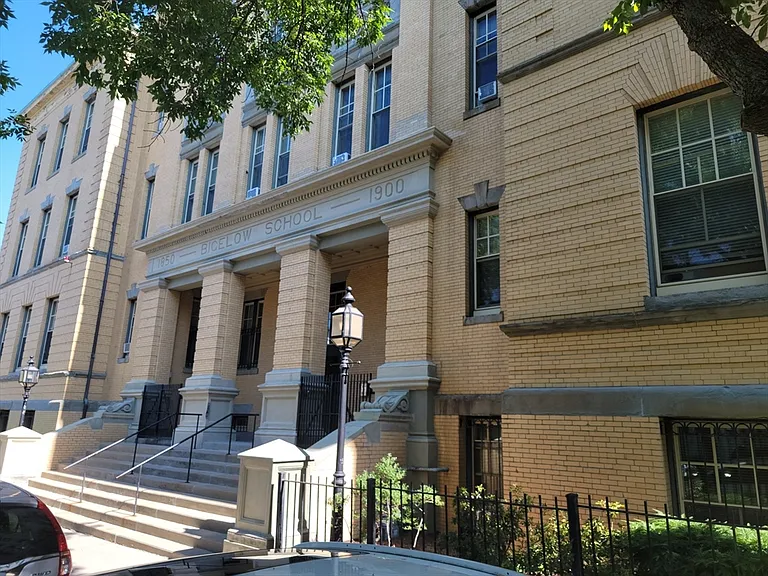 350 W 4th St #201 — Photo 2