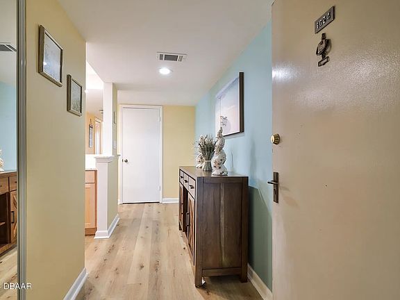 4th image of 3501 S Atlantic Ave #1004