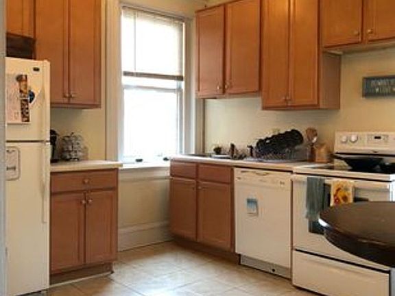 3rd image of 2346 W Grace St APT 1