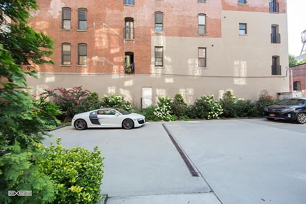 Rented by Citi Habitats | media 33