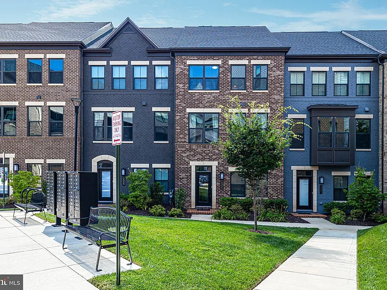 2335 Water Promenade Ave — Photo 3