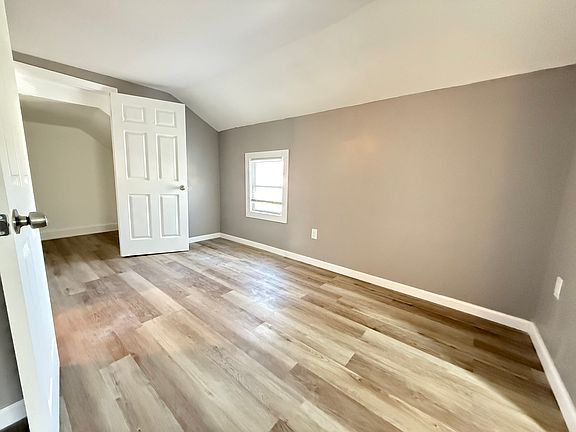 3rd image of 111 Marlborough St