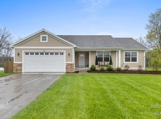 13958 Meadowoak Dr, Greenville, MI 48838