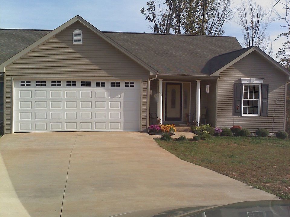1st image of 125 Sugar Lake Dr