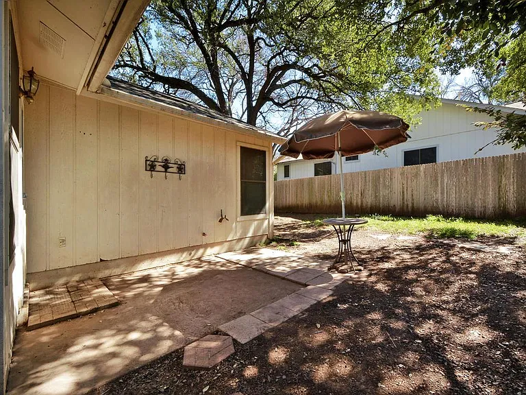 7403 Dallas Dr — Photo 27