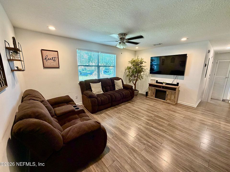1st image of 4751 LINCREST Drive N
