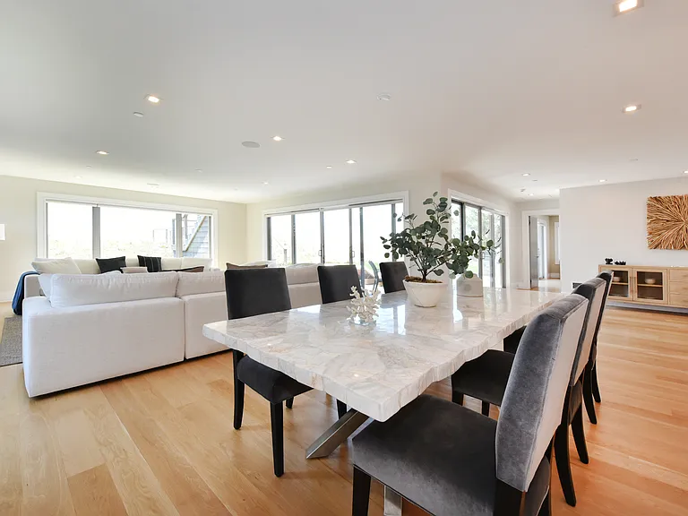 451 Dune Rd — Photo 10