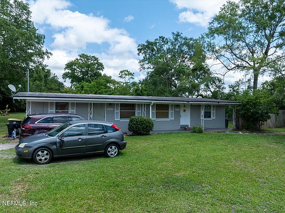 4th image of 8483 MANRESA Avenue
