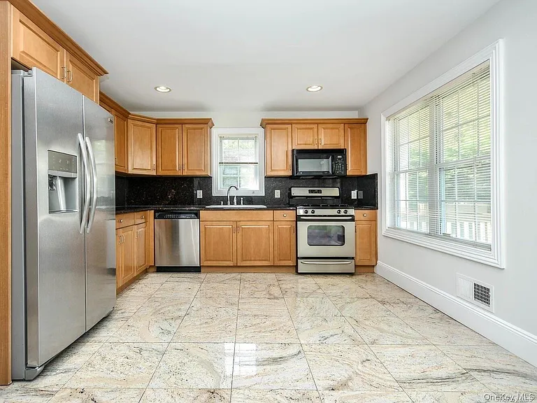 51 Inwood Rd #B — Photo 10