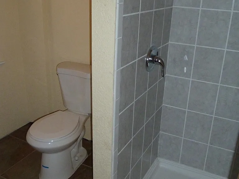 3916 Clark Ave — Photo 5