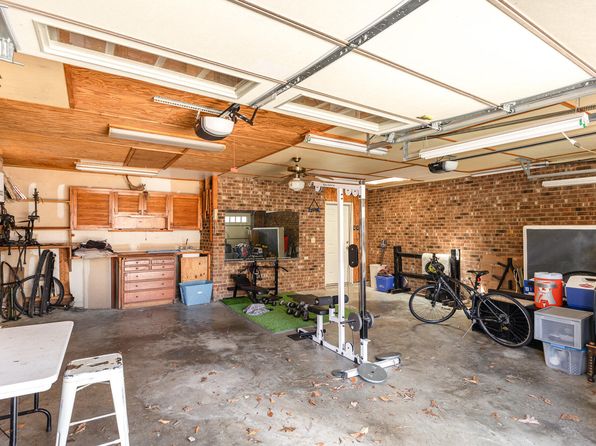 105 Elizabeth St, Chapel Hill, NC 27514