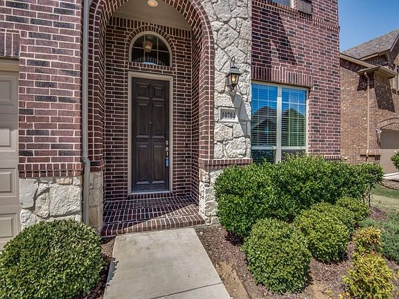 3rd image of 10704 Patton Dr