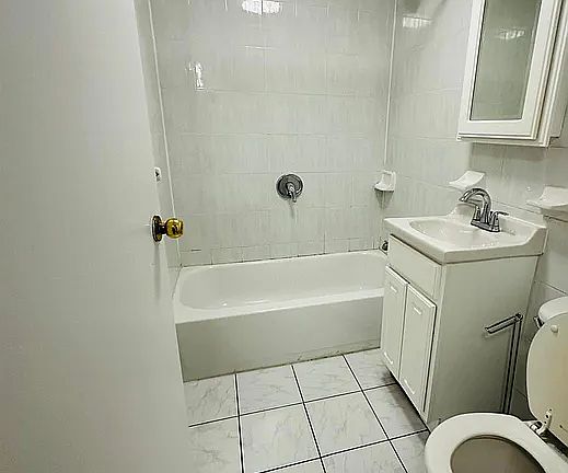 4th image of 327 W 21st St APT Llb