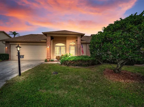 6525 Pine Walk Dr, New Port Richey, FL 34655
