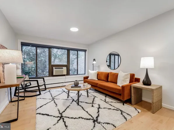 2325 42nd St NW APT 412, Washington, DC 20007