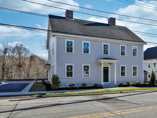101 Market St #B, Amesbury, MA 01913