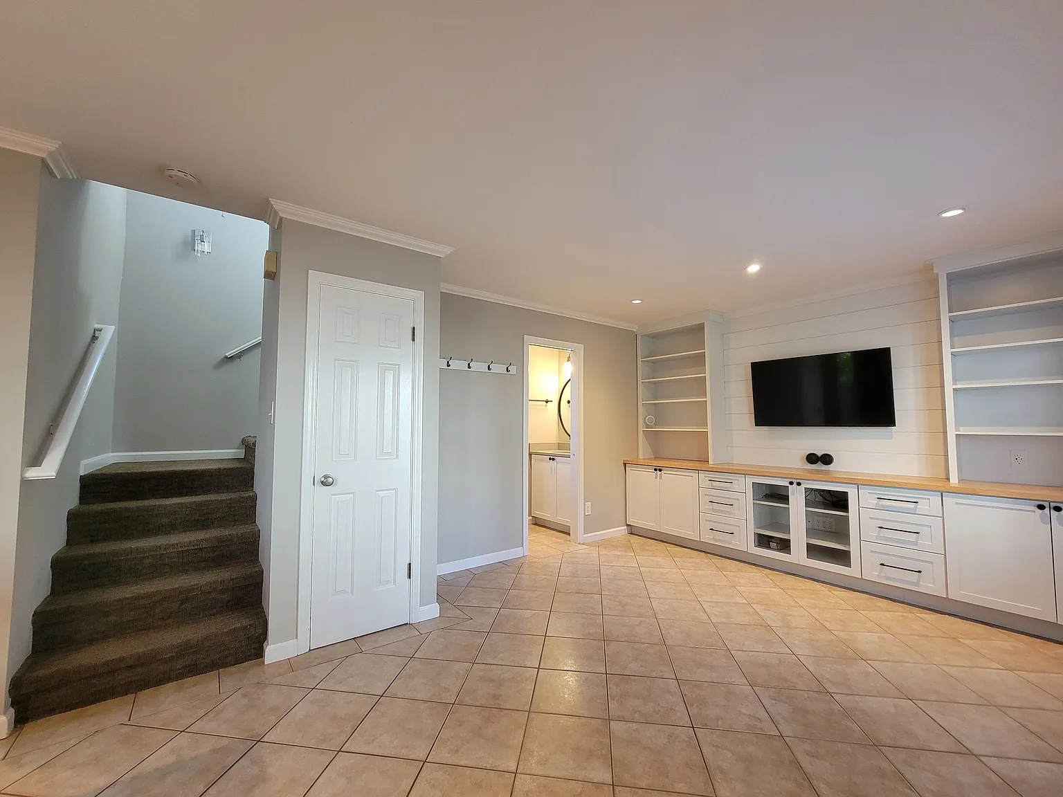 120 Golden Ridge Ave — Photo 2