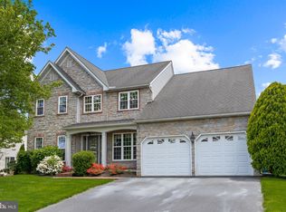 4 Stayman Dr, Lancaster, PA 17602