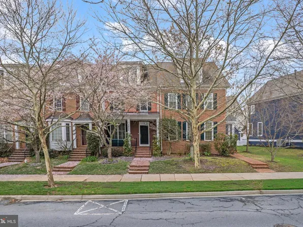 3838 Carriage Hill Dr, Frederick, MD 21704