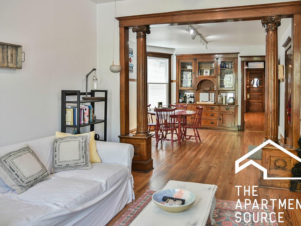1st image of 1517 W Oakdale Ave #2F
