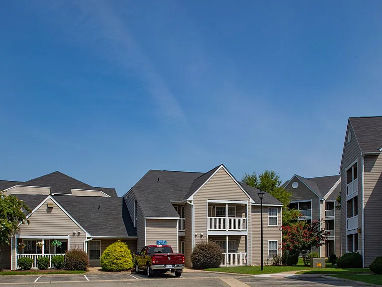 Featherstone Apartments at Kiln Creek — Photo 18