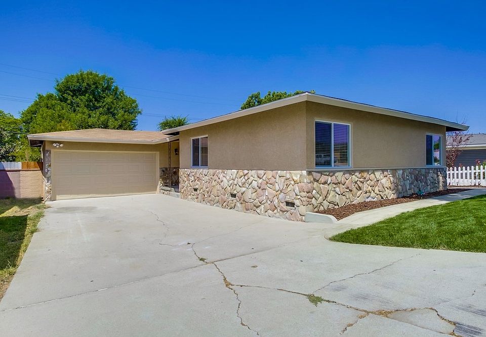 1st image of 12035 Los Coyotes Ave
