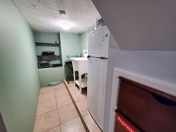 5th image of 120 Martens Ave #Basement