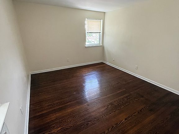 5th image of 1725 Hoffnagle St #200