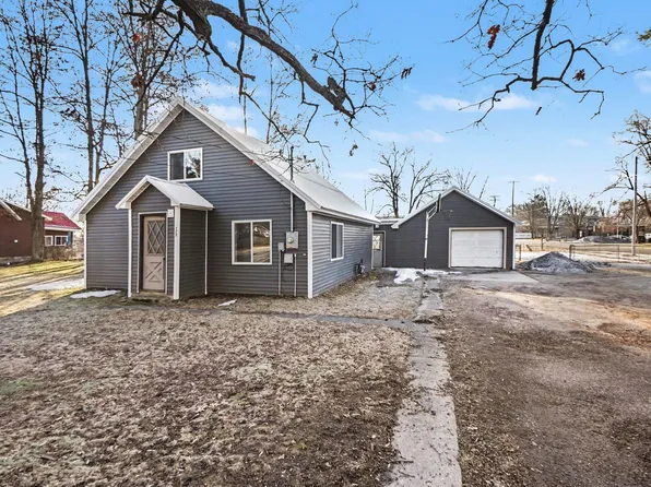 172 W Barton St, Newaygo, MI 49337