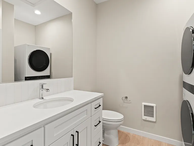 1678 S Cochran St #B — Photo 10