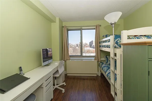 Sold by R New York | media 9