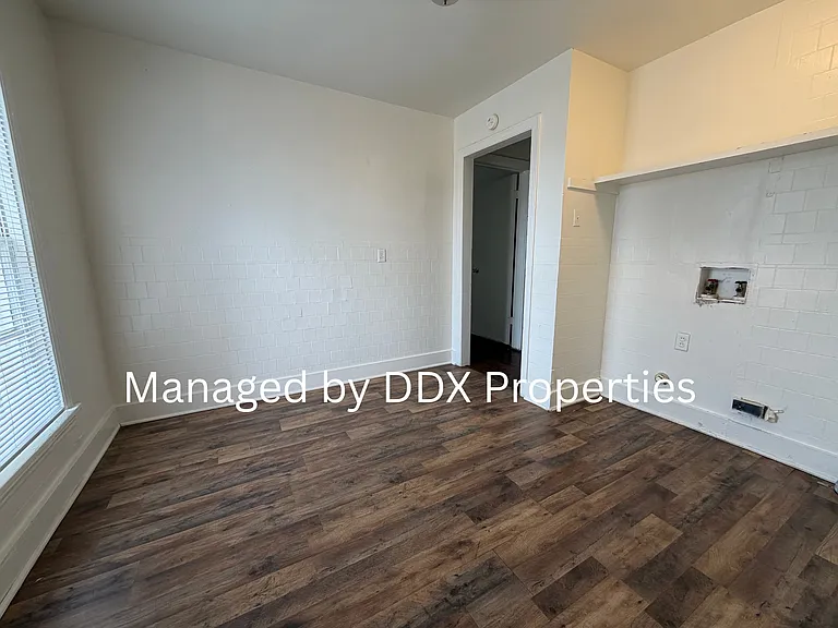 4217 S Harrison St #B — Photo 4