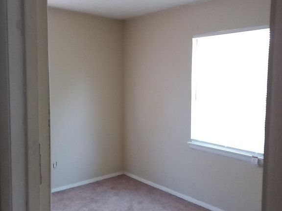 2nd image of 4914 Natoma St