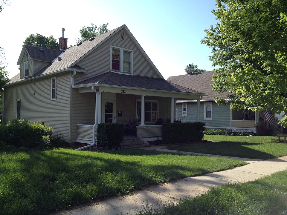 Front Yard - looking SE