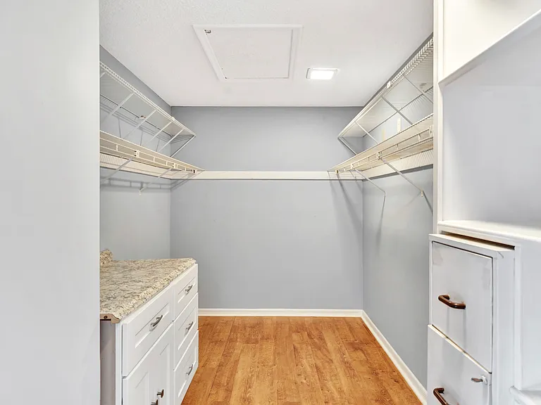 121 Prestwick Cir — Photo 44