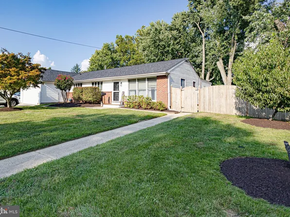 23 Livingstone Rd, Sewell, NJ 08080