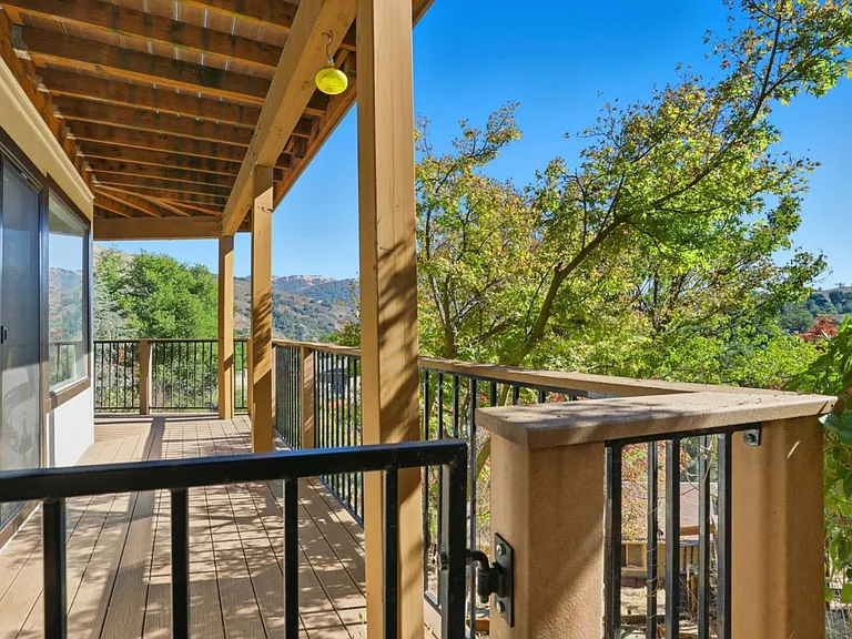 16955 Oakridge Ln — Photo 52