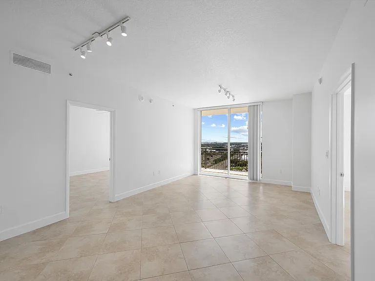 550 Okeechobee Blvd #1605 — Photo 2