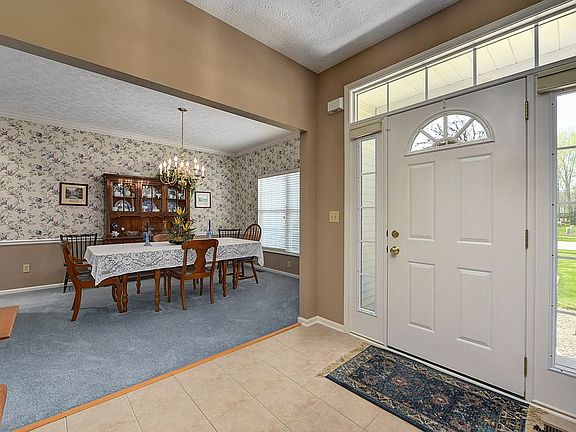 3rd image of 613 Brennans Ct
