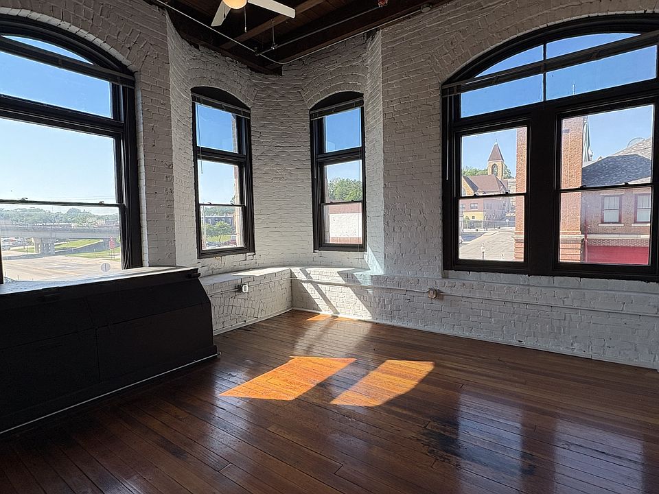 1st image of 116 N 5th St #215