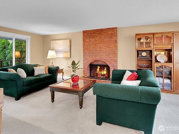 4th image of 21414 2nd Avenue SE