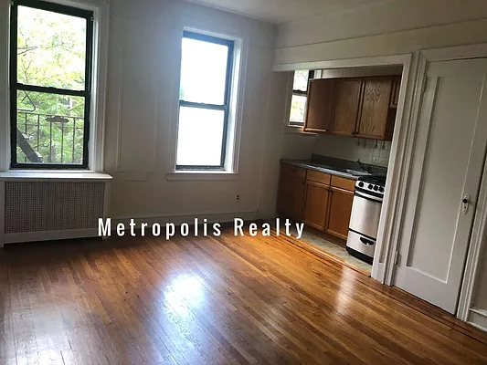 Rented by Metropolis International Realty Inc. | media 27